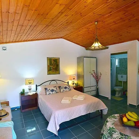 The Little House On Spingeli * Agios Ioannis (Corfu)
